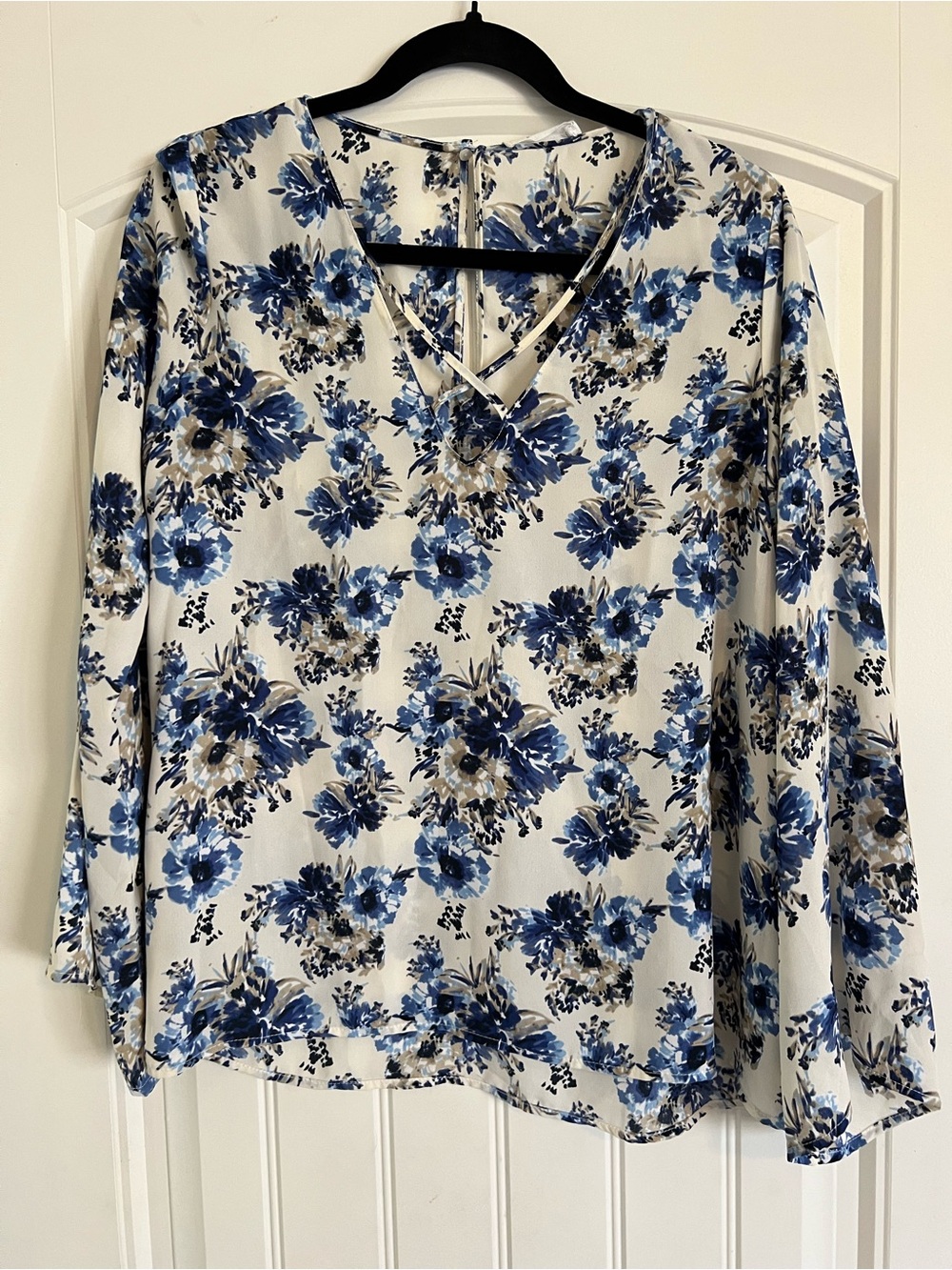 Lush Blue Floral V-Neck Long Sleeve Top